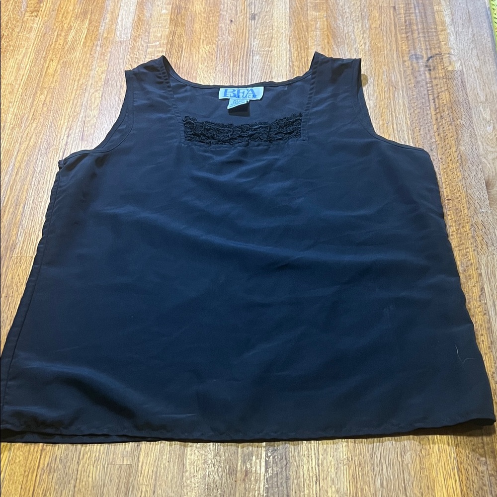 BFA Classic Women Medium Vintage Black Lace‎ Cut Neckline Sleeveless Tank Top
